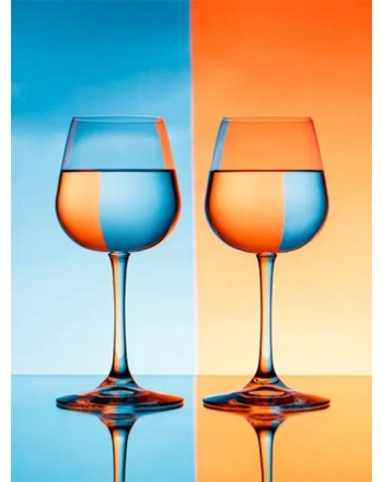 Two wineglasses with water